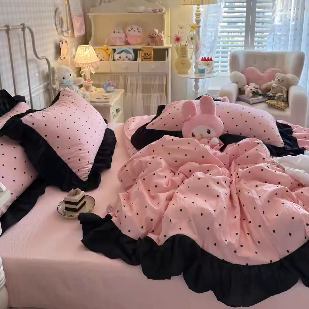 91家纺网 家纺一手货源 找家纺 优卡迪家纺馆 2026新款皱皱棉双层纱黑花边四件套下载文件包含买家秀 波点生活-粉
