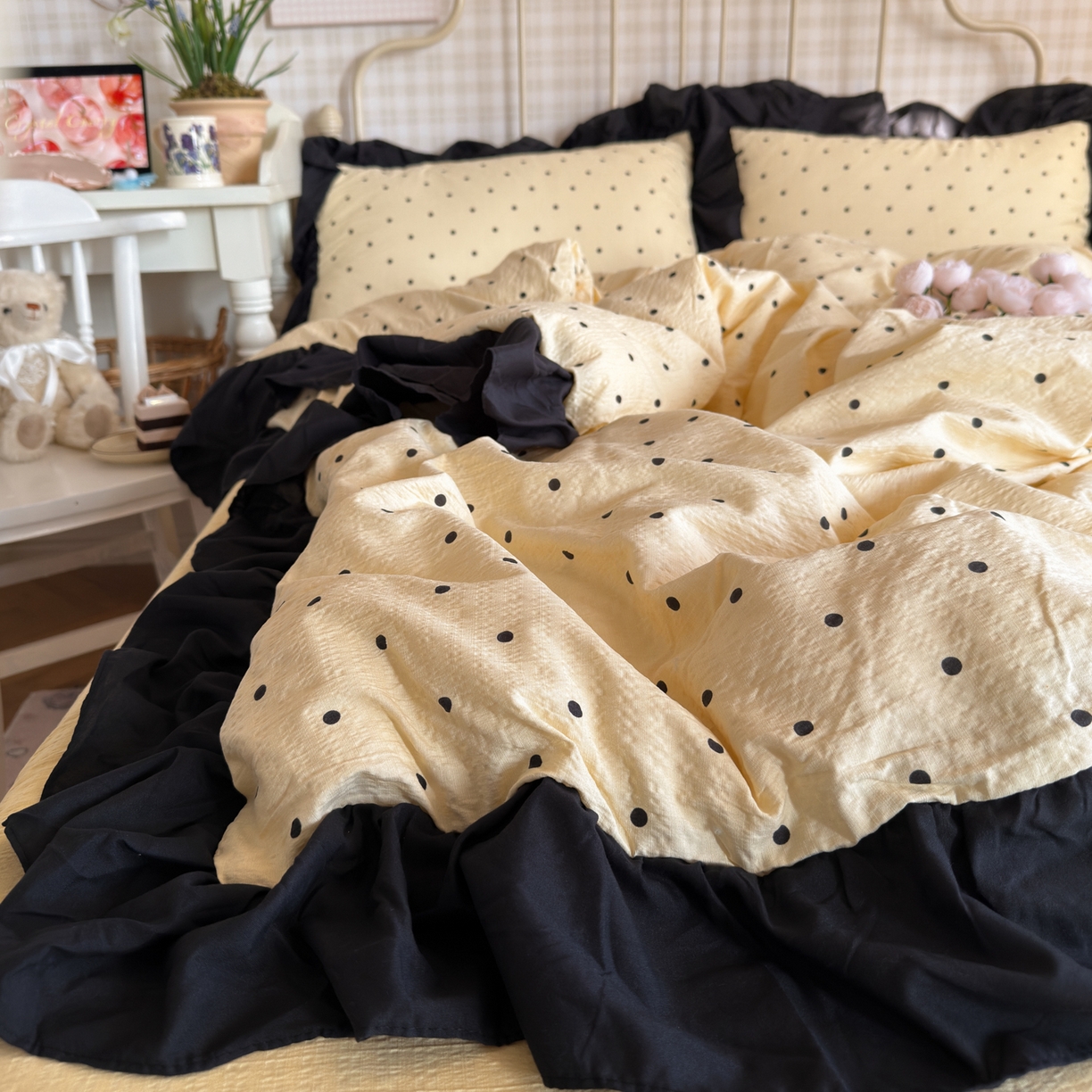 91家纺网 家纺一手货源 找家纺 优卡迪家纺馆 2026新款皱皱棉双层纱黑花边四件套下载文件包含买家秀 波点生活-奶黄