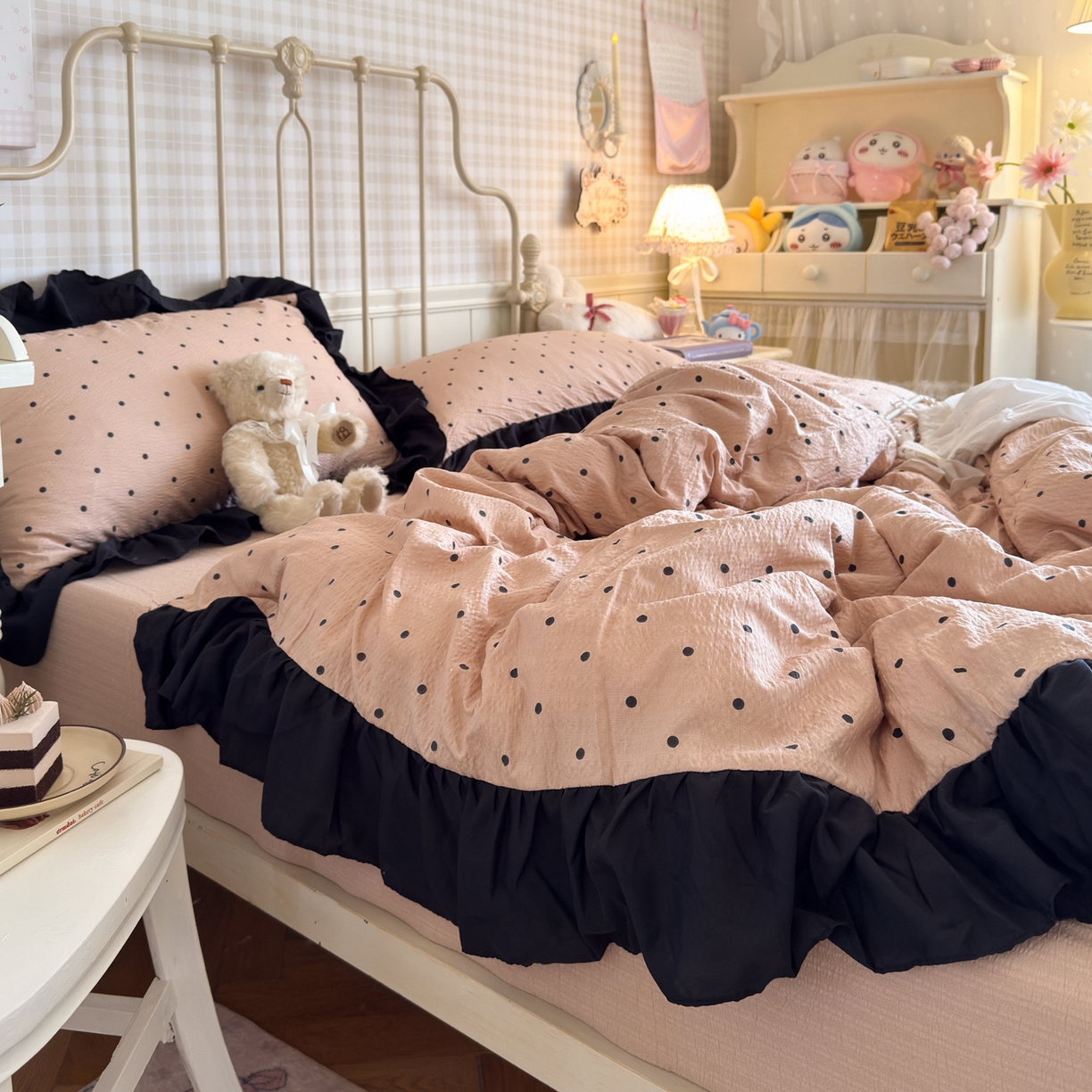 91家纺网 家纺一手货源 找家纺 优卡迪家纺馆 2026新款皱皱棉双层纱黑花边四件套下载文件包含买家秀 波点生活-杏