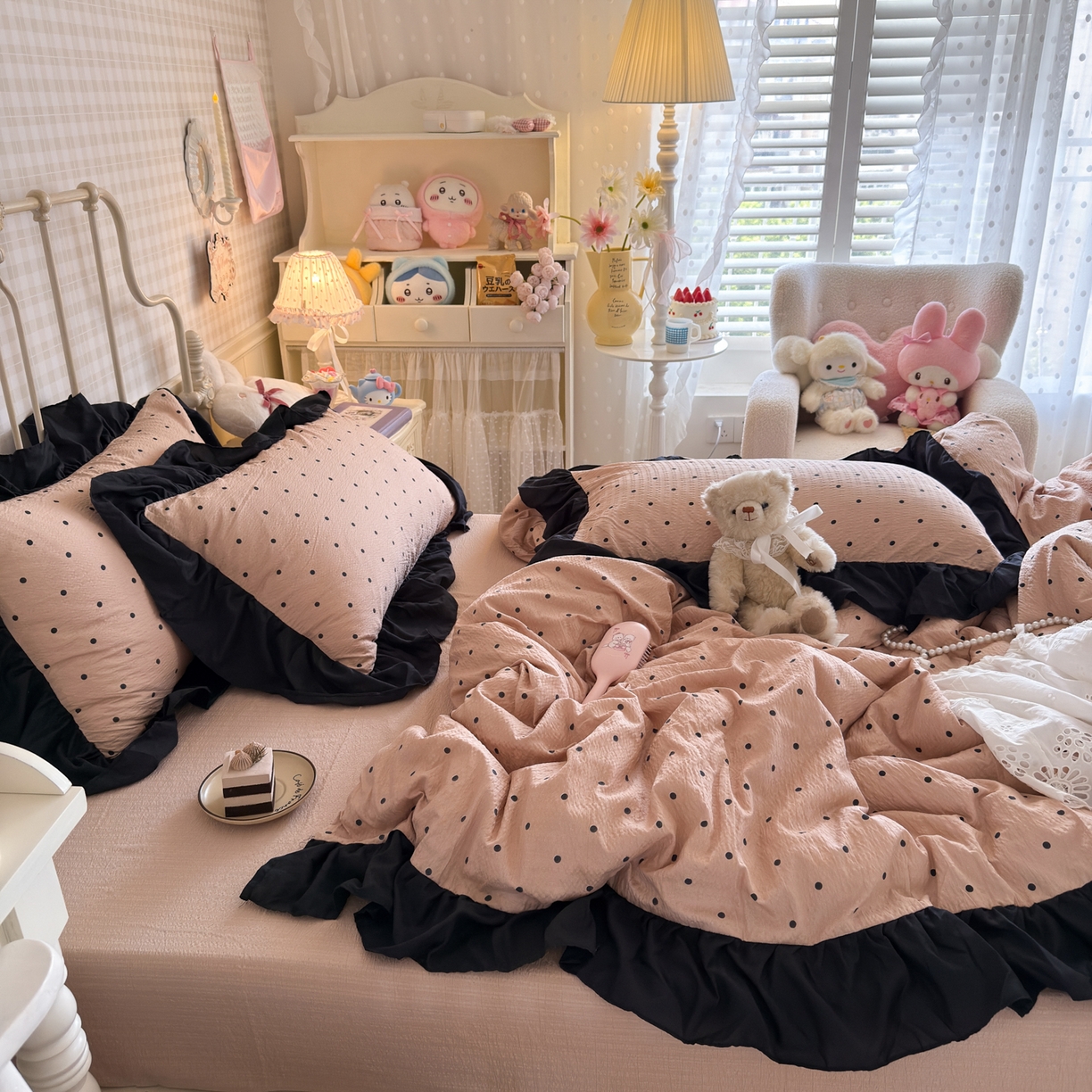 91家纺网 家纺一手货源 找家纺 优卡迪家纺馆 2026新款皱皱棉双层纱黑花边四件套下载文件包含买家秀 波点生活-杏