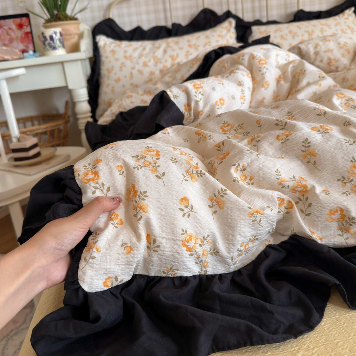 91家纺网 家纺一手货源 找家纺 优卡迪家纺馆 2026新款皱皱棉双层纱黑花边四件套下载文件包含买家秀 拂晓