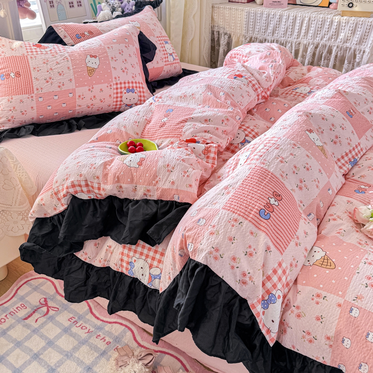 91家纺网 家纺一手货源 找家纺 优卡迪家纺馆 2026新款皱皱棉双层纱黑花边四件套下载文件包含买家秀 花间喵语