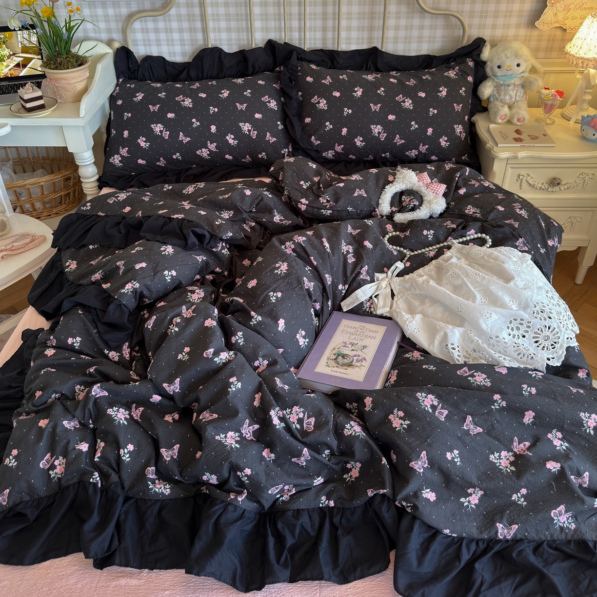 91家纺网 家纺一手货源 找家纺 优卡迪家纺馆 2026新款皱皱棉双层纱黑花边四件套下载文件包含买家秀 花与蝶