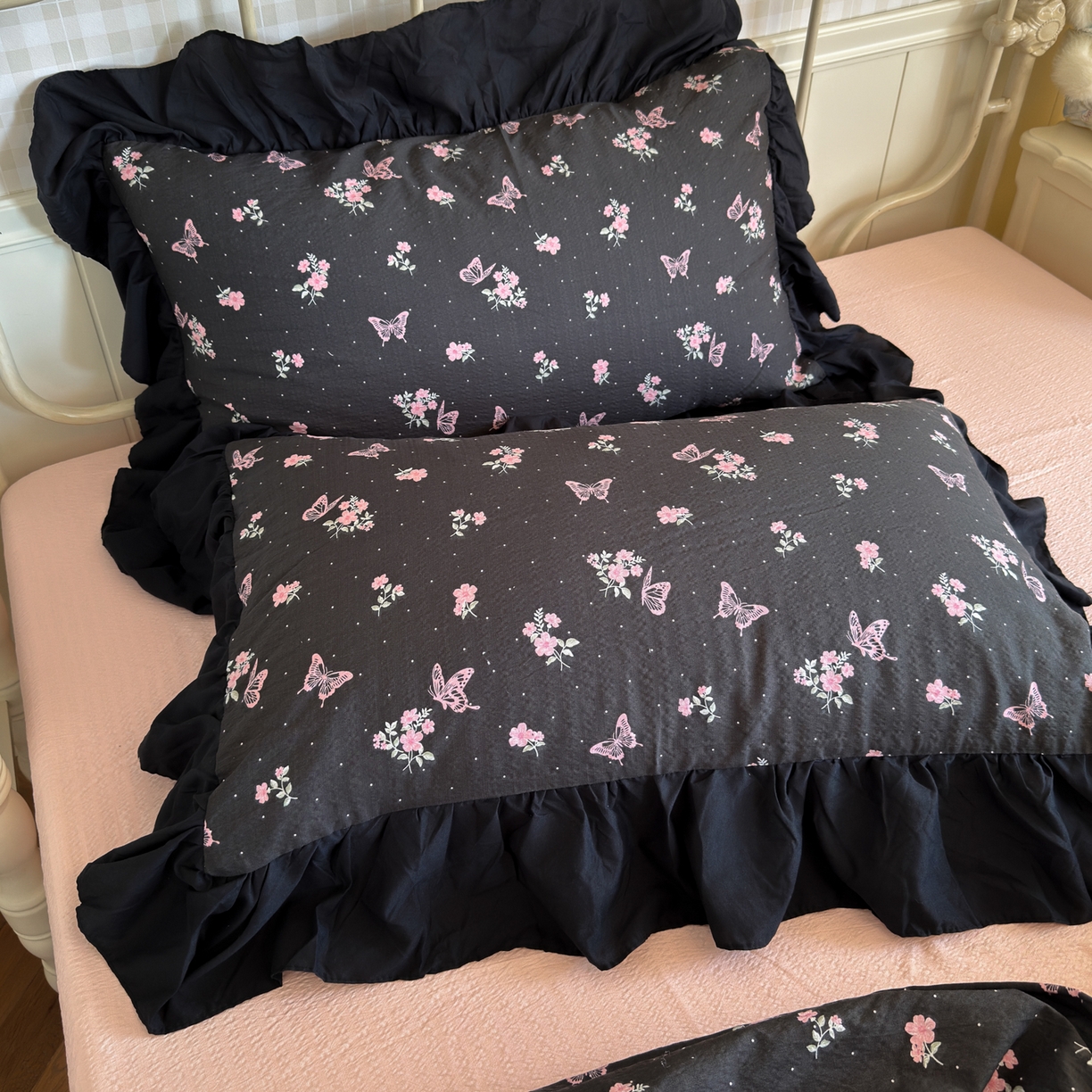 91家纺网 家纺一手货源 找家纺 优卡迪家纺馆 2026新款皱皱棉双层纱黑花边四件套下载文件包含买家秀 花与蝶