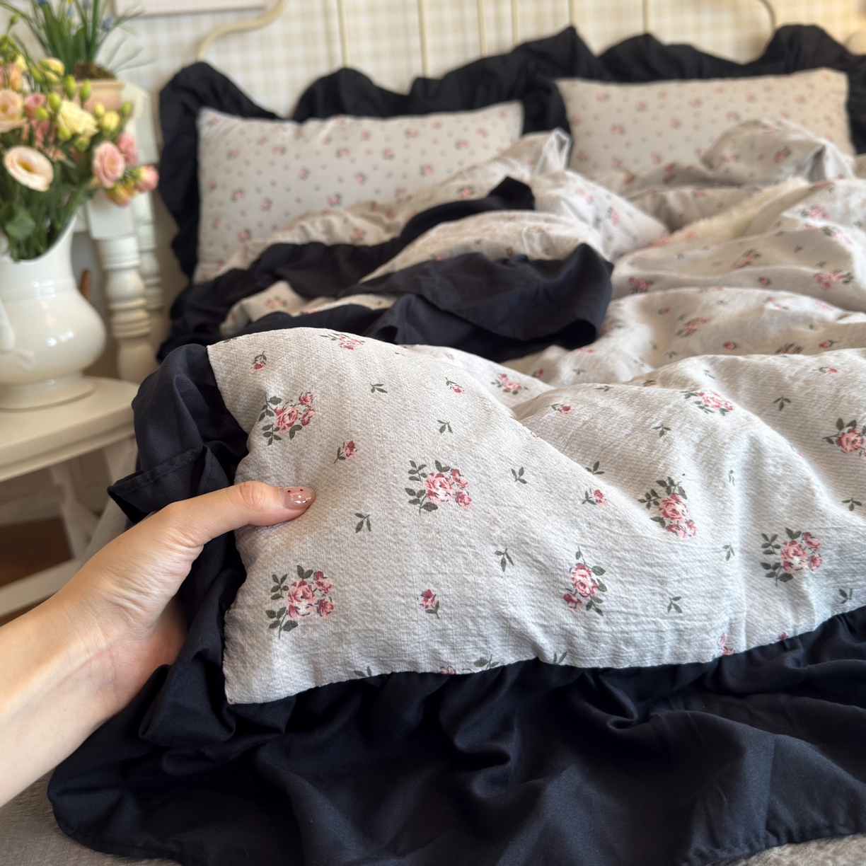 91家纺网 家纺一手货源 找家纺 优卡迪家纺馆 2026新款皱皱棉双层纱黑花边四件套下载文件包含买家秀 花园日记