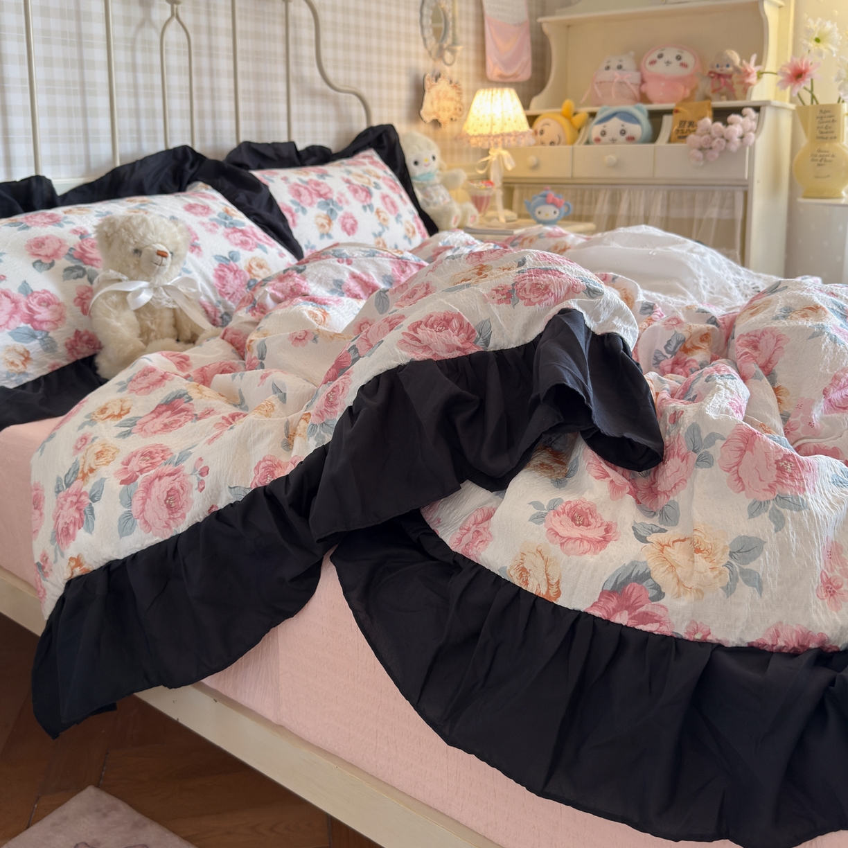 91家纺网 家纺一手货源 找家纺 优卡迪家纺馆 2026新款皱皱棉双层纱黑花边四件套下载文件包含买家秀 满庭芳