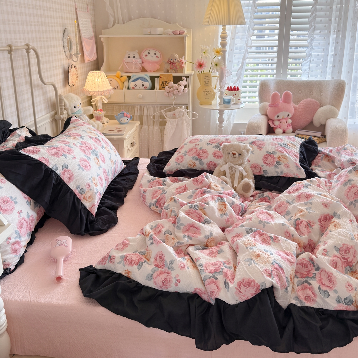 91家纺网 家纺一手货源 找家纺 优卡迪家纺馆 2026新款皱皱棉双层纱黑花边四件套下载文件包含买家秀 满庭芳