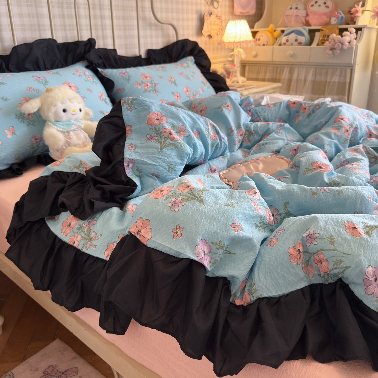 91家纺网 家纺一手货源 找家纺 优卡迪家纺馆 2026新款皱皱棉双层纱黑花边四件套下载文件包含买家秀 泡沫之夏