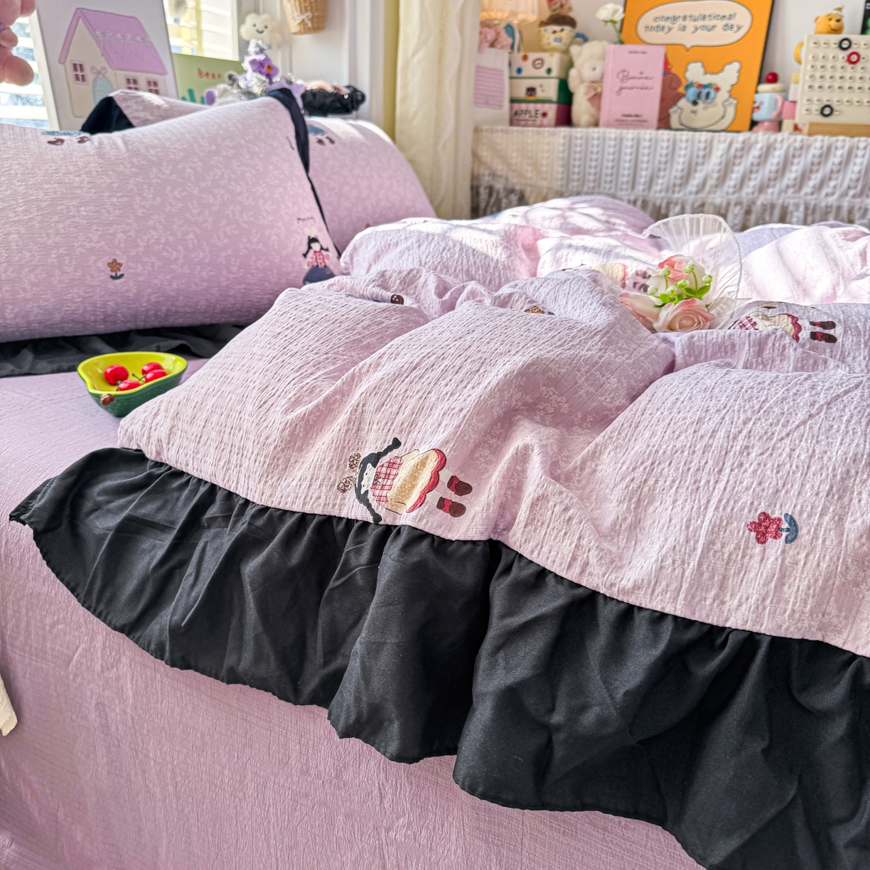 91家纺网 家纺一手货源 找家纺 优卡迪家纺馆 2026新款皱皱棉双层纱黑花边四件套下载文件包含买家秀 柔光邂逅