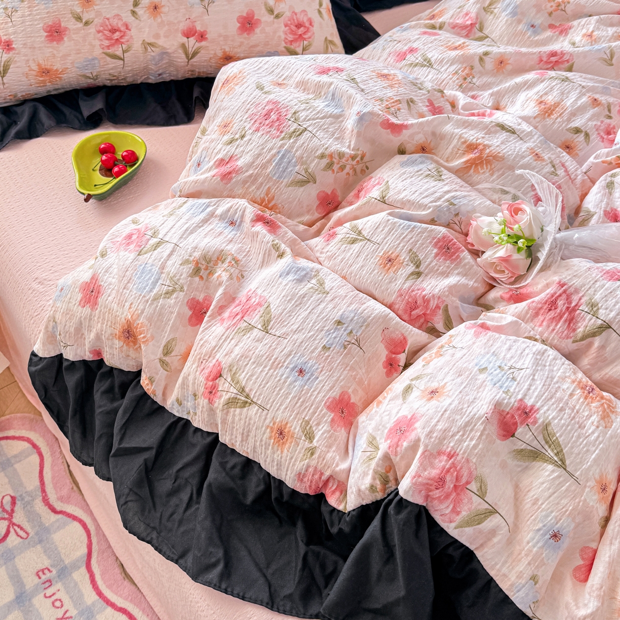 91家纺网 家纺一手货源 找家纺 优卡迪家纺馆 2026新款皱皱棉双层纱黑花边四件套下载文件包含买家秀 温柔蜜语