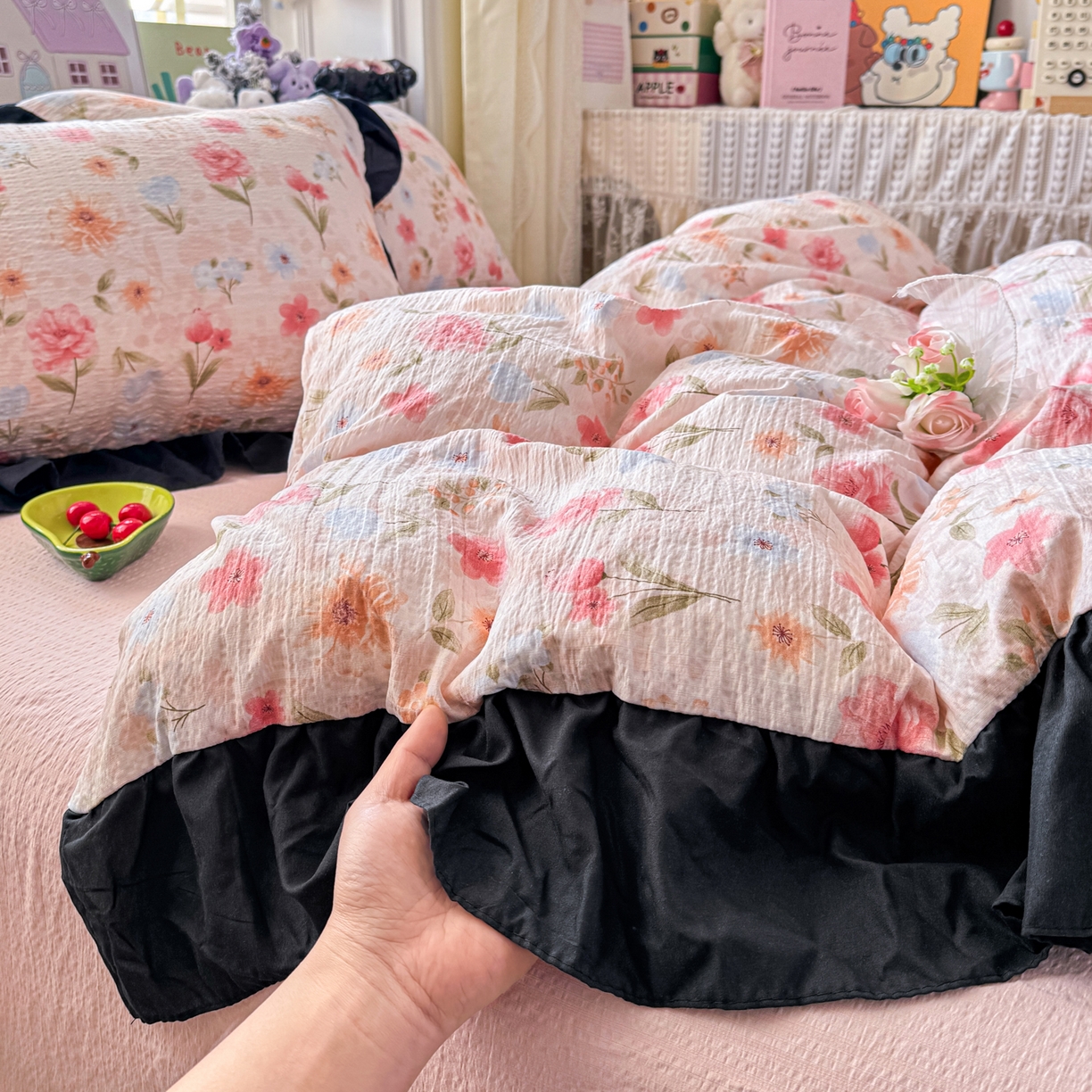 91家纺网 家纺一手货源 找家纺 优卡迪家纺馆 2026新款皱皱棉双层纱黑花边四件套下载文件包含买家秀 温柔蜜语