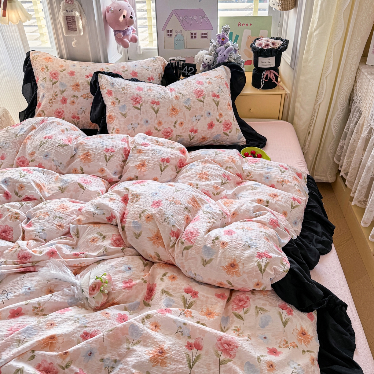 91家纺网 家纺一手货源 找家纺 优卡迪家纺馆 2026新款皱皱棉双层纱黑花边四件套下载文件包含买家秀 温柔蜜语