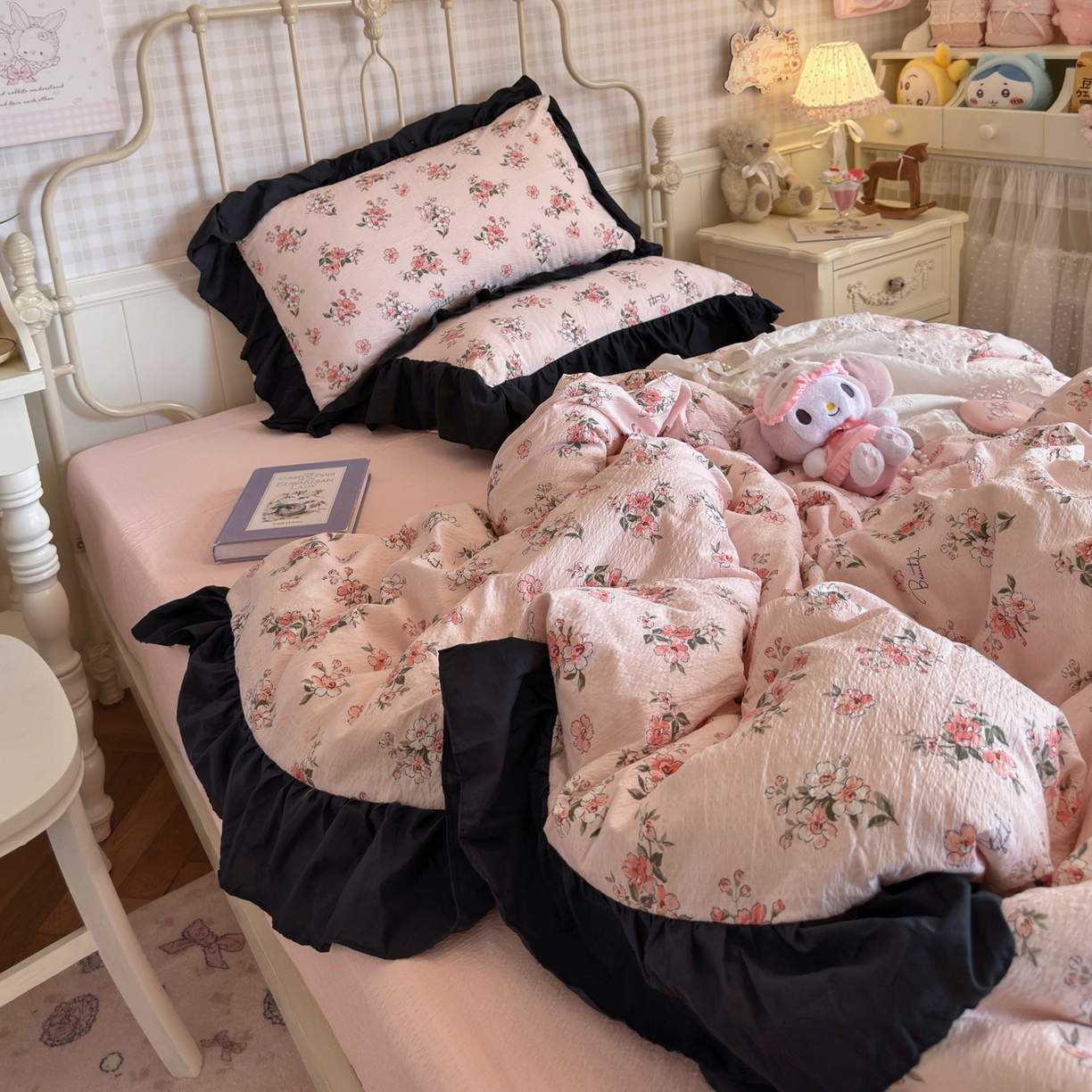 91家纺网 家纺一手货源 找家纺 优卡迪家纺馆 2026新款皱皱棉双层纱黑花边四件套下载文件包含买家秀 阳光花园