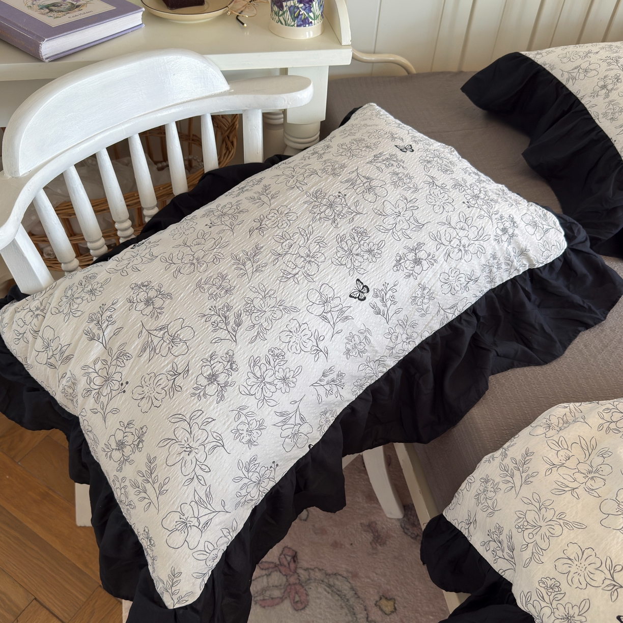 91家纺网 家纺一手货源 找家纺 优卡迪家纺馆 2026新款皱皱棉双层纱黑花边四件套下载文件包含买家秀 雨蝶