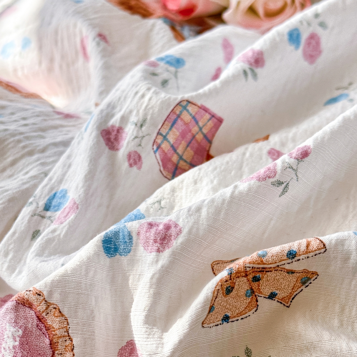 91家纺网 家纺一手货源 找家纺 优卡迪家纺馆 2026新款皱皱棉双层纱黑花边四件套下载文件包含买家秀 紫韵流光