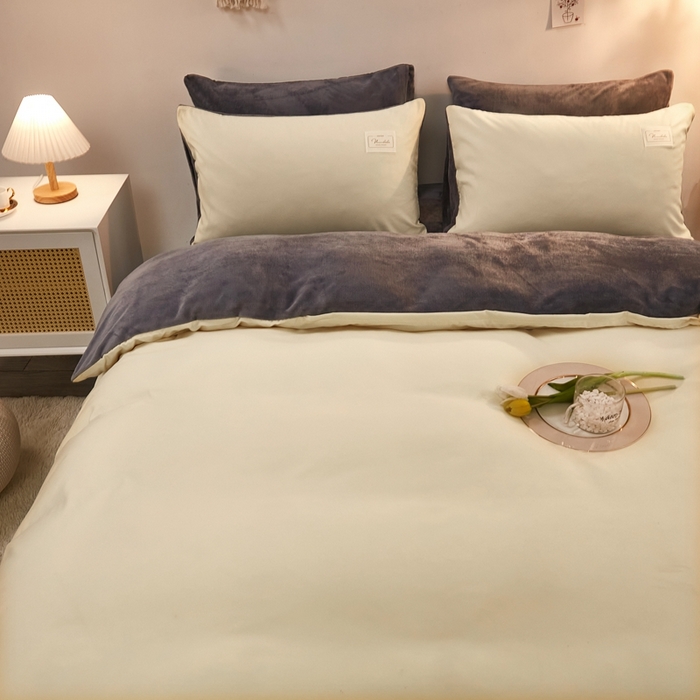 91家纺网 家纺一手货源 找家纺 啊雅家居 2026新款水洗棉牛奶绒三件套四件套 暖黄加牛奶绒