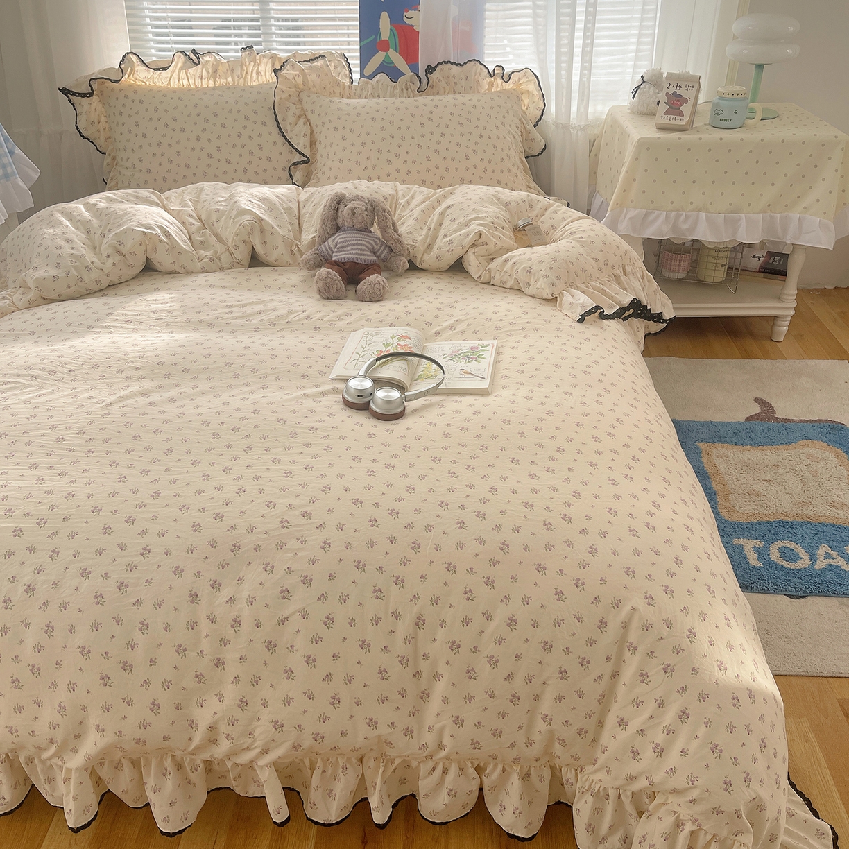 91家纺网 家纺一手货源 找家纺 三朵家纺 2026新款云柔水洗棉大花边A类韩版四件套 漫漫花香