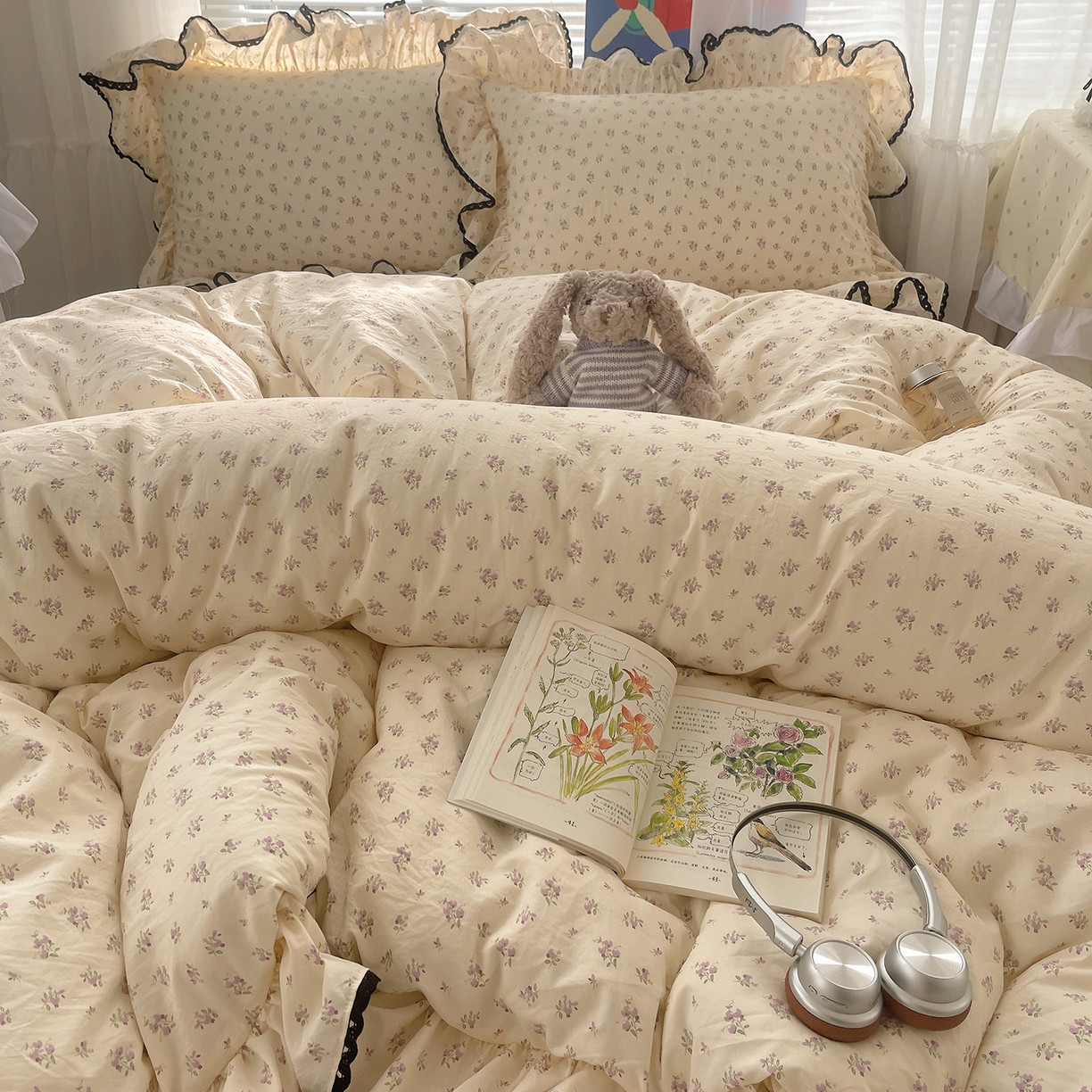 91家纺网 家纺一手货源 找家纺 三朵家纺 2026新款云柔水洗棉大花边A类韩版四件套 漫漫花香