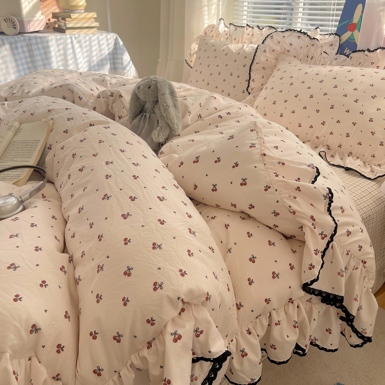 三朵家纺 2026新款云柔水洗棉大花边A类韩版四件套 俏皮樱桃
