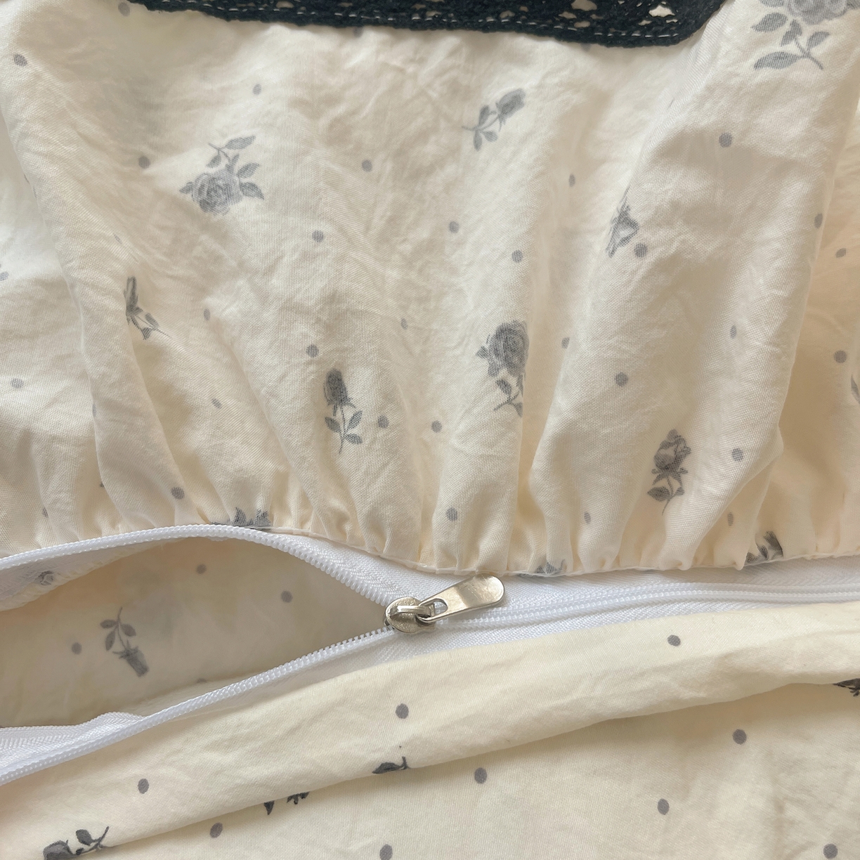 91家纺网 家纺一手货源 找家纺 三朵家纺 2026新款云柔水洗棉大花边A类韩版四件套 半岛玫瑰