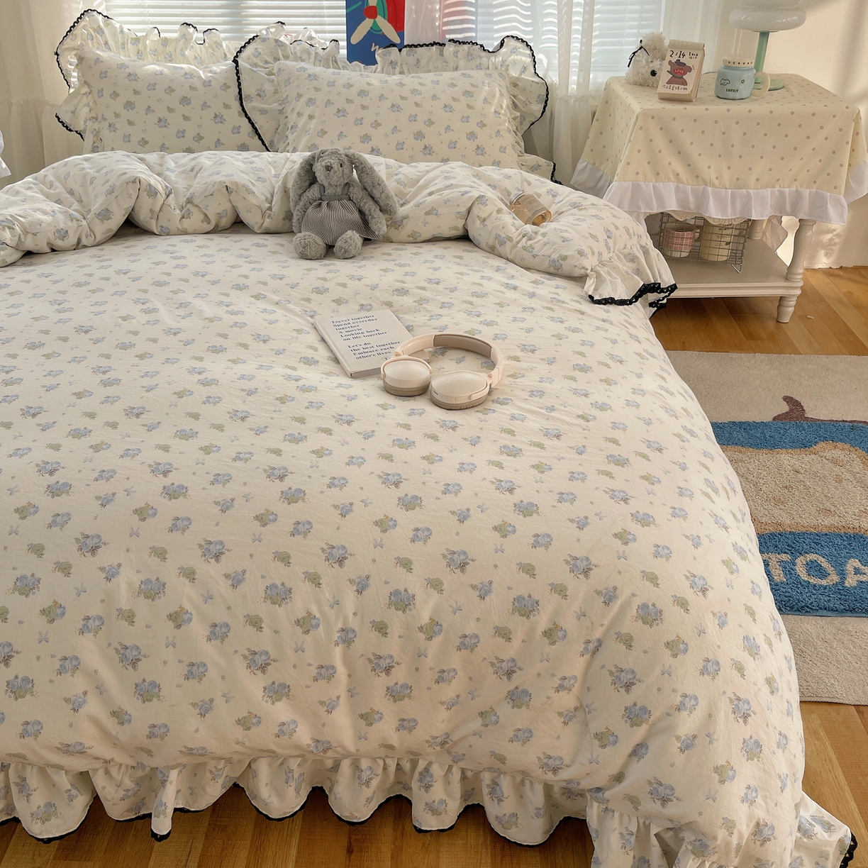 91家纺网 家纺一手货源 找家纺 三朵家纺 2026新款云柔水洗棉大花边A类韩版四件套 沐语花朝