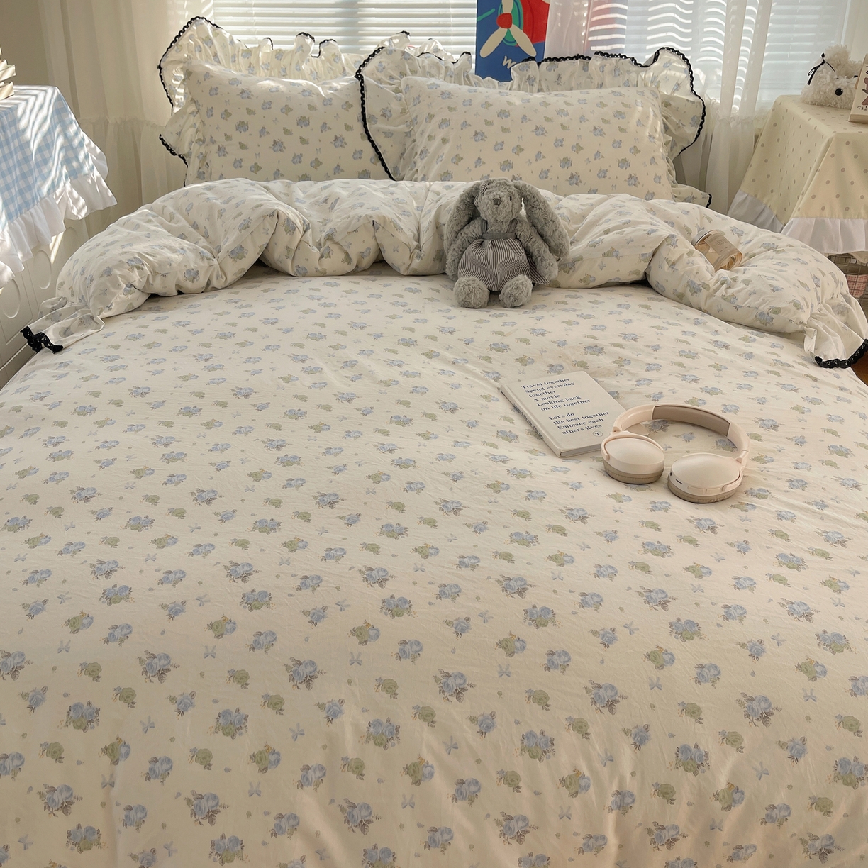 91家纺网 家纺一手货源 找家纺 三朵家纺 2026新款云柔水洗棉大花边A类韩版四件套 沐语花朝