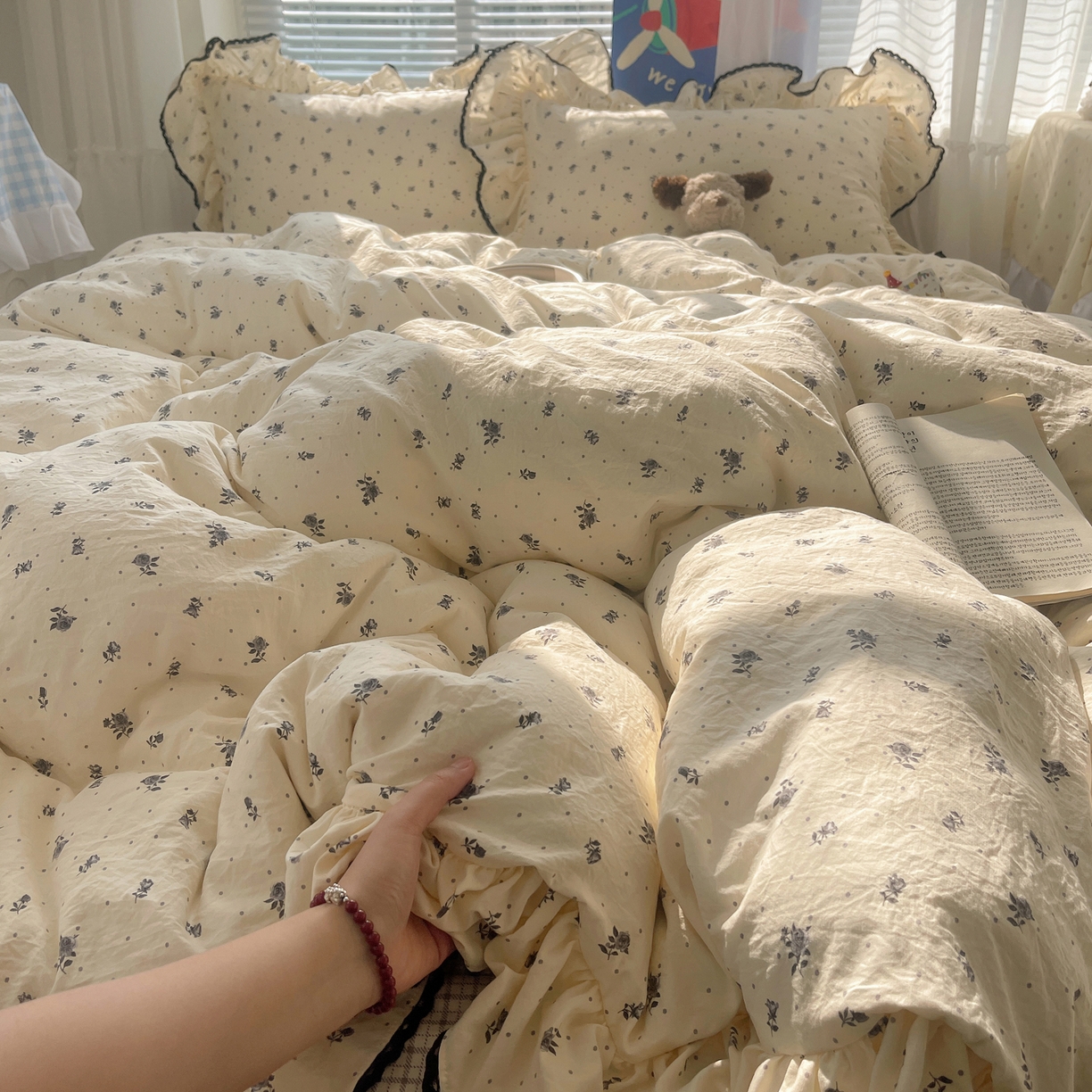 91家纺网 家纺一手货源 找家纺 三朵家纺 2026新款云柔水洗棉大花边A类韩版四件套 半岛玫瑰