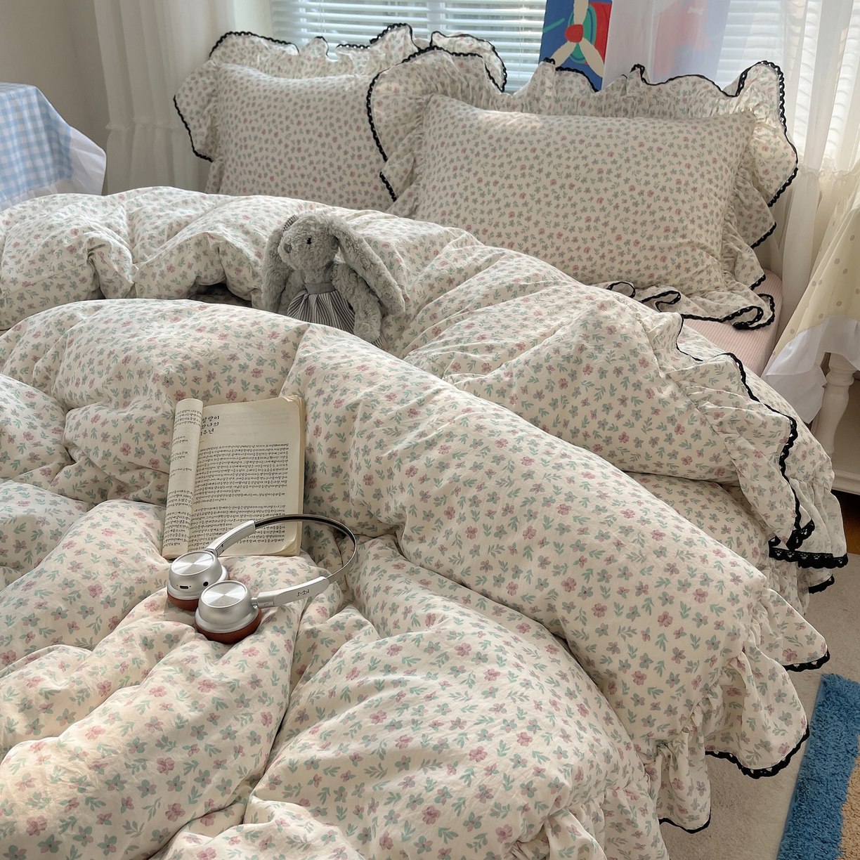 91家纺网 家纺一手货源 找家纺 三朵家纺 2026新款云柔水洗棉大花边A类韩版四件套 青樱花梦