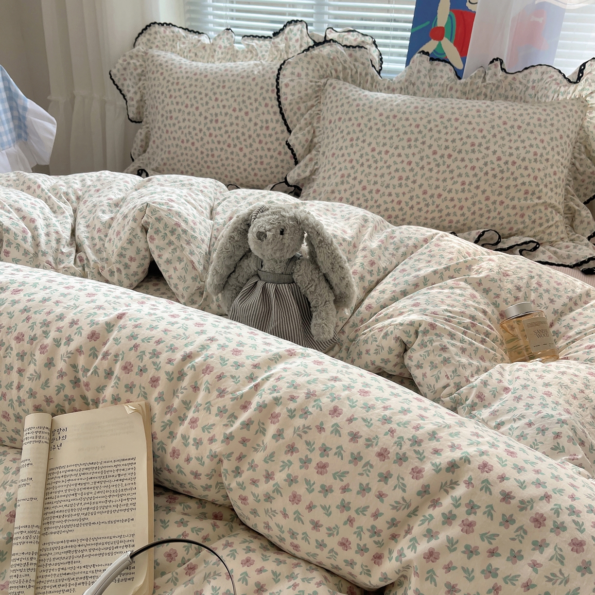 91家纺网 家纺一手货源 找家纺 三朵家纺 2026新款云柔水洗棉大花边A类韩版四件套 青樱花梦