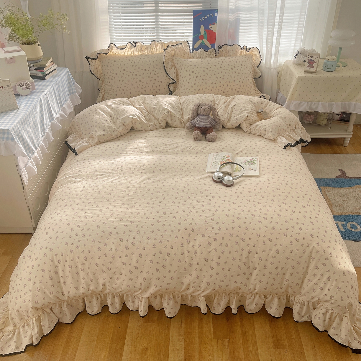 91家纺网 家纺一手货源 找家纺 三朵家纺 2026新款云柔水洗棉大花边A类韩版四件套 梵高印象