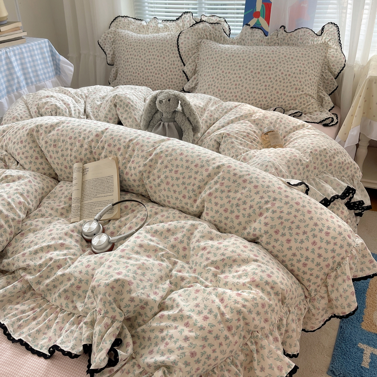 91家纺网 家纺一手货源 找家纺 三朵家纺 2026新款云柔水洗棉大花边A类韩版四件套 青樱花梦