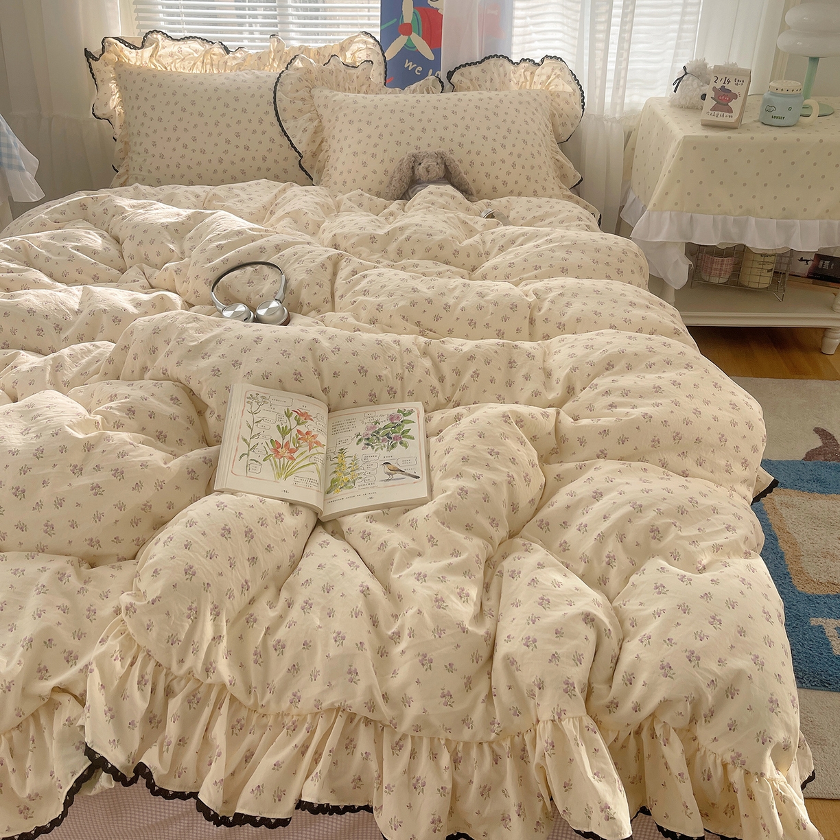 91家纺网 家纺一手货源 找家纺 三朵家纺 2026新款云柔水洗棉大花边A类韩版四件套 漫漫花香