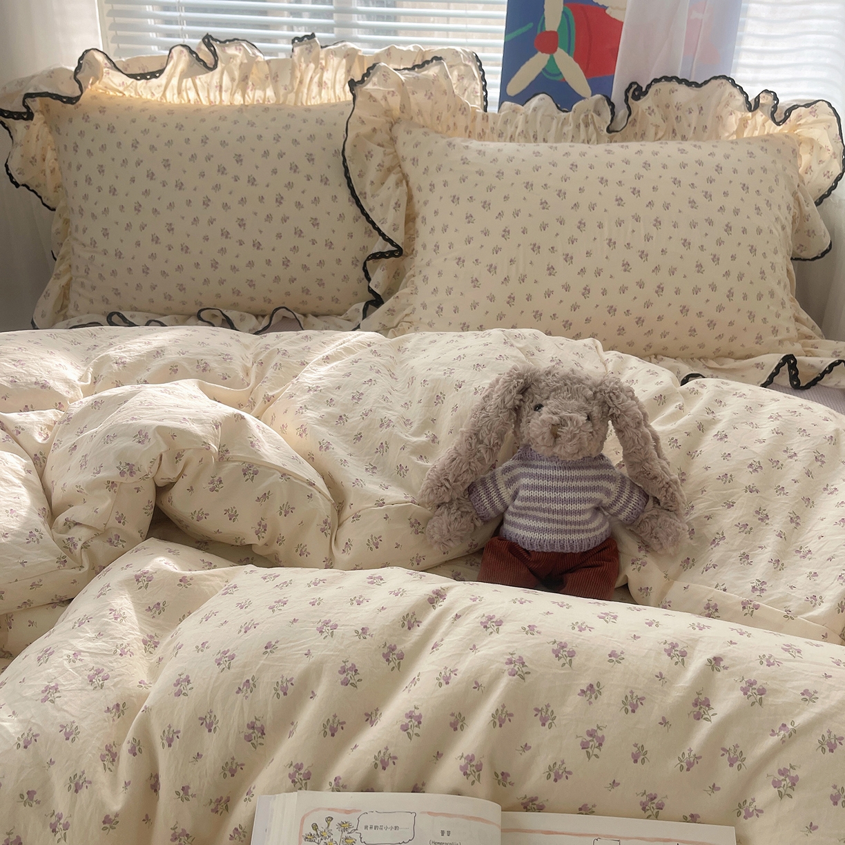 91家纺网 家纺一手货源 找家纺 三朵家纺 2026新款云柔水洗棉大花边A类韩版四件套 漫漫花香