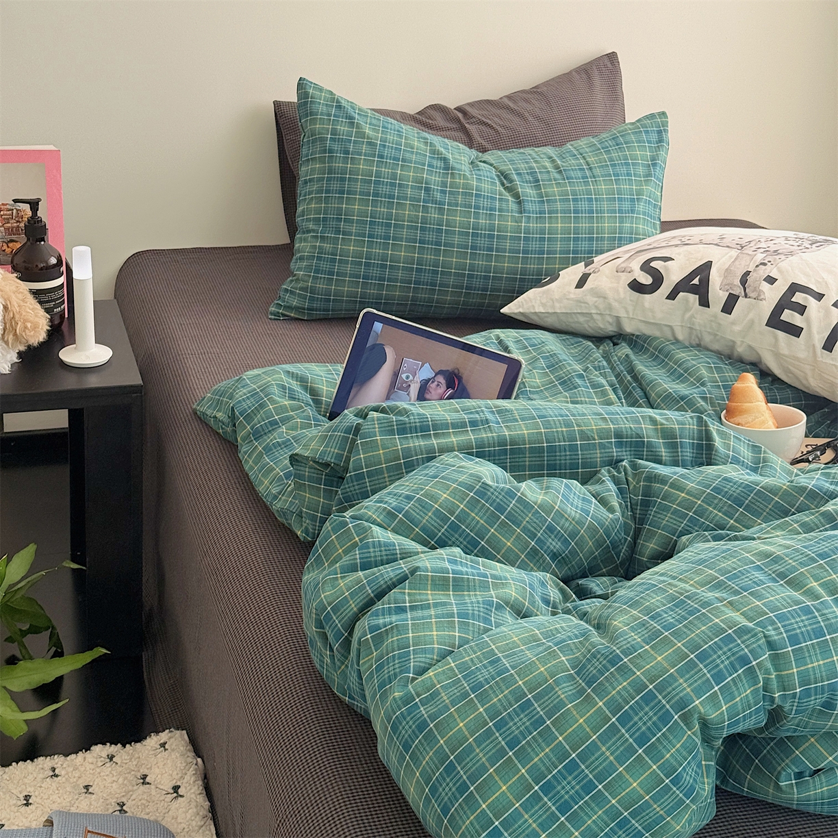 91家纺网 家纺一手货源 找家纺 三朵家纺 2026新款复古简约格子混搭全棉纯棉色织水洗棉四件套 绿格