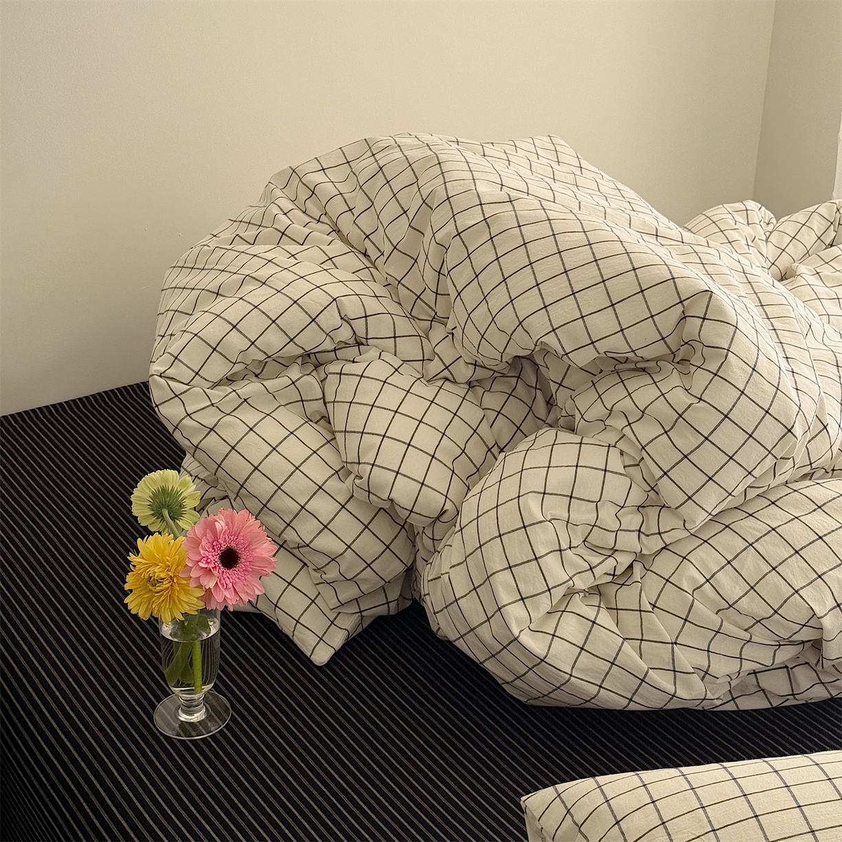 91家纺网 家纺一手货源 找家纺 三朵家纺 2026新款复古简约格子混搭全棉纯棉色织水洗棉四件套 黑白格