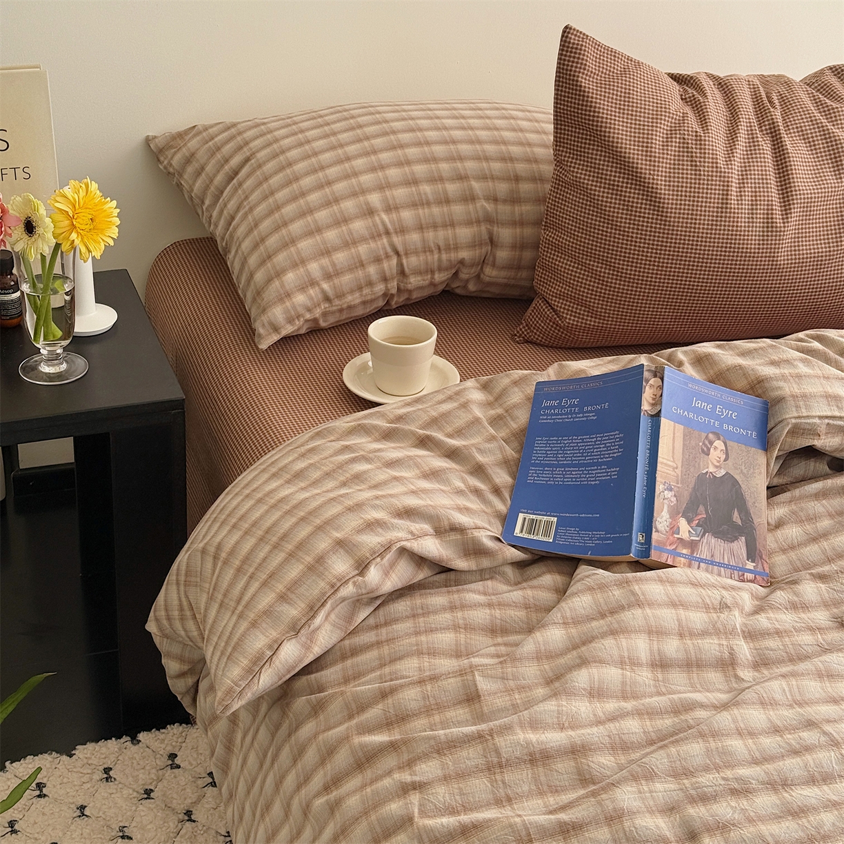 91家纺网 家纺一手货源 找家纺 三朵家纺 2026新款复古简约格子混搭全棉纯棉色织水洗棉四件套 咖格