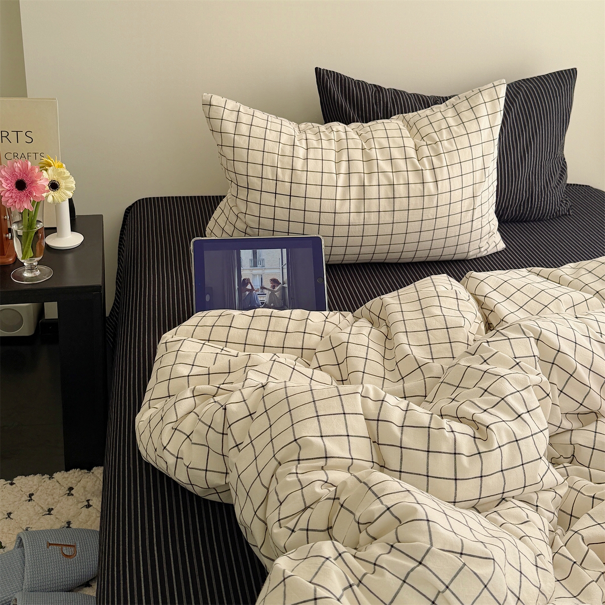 91家纺网 家纺一手货源 找家纺 三朵家纺 2026新款复古简约格子混搭全棉纯棉色织水洗棉四件套 黑白格