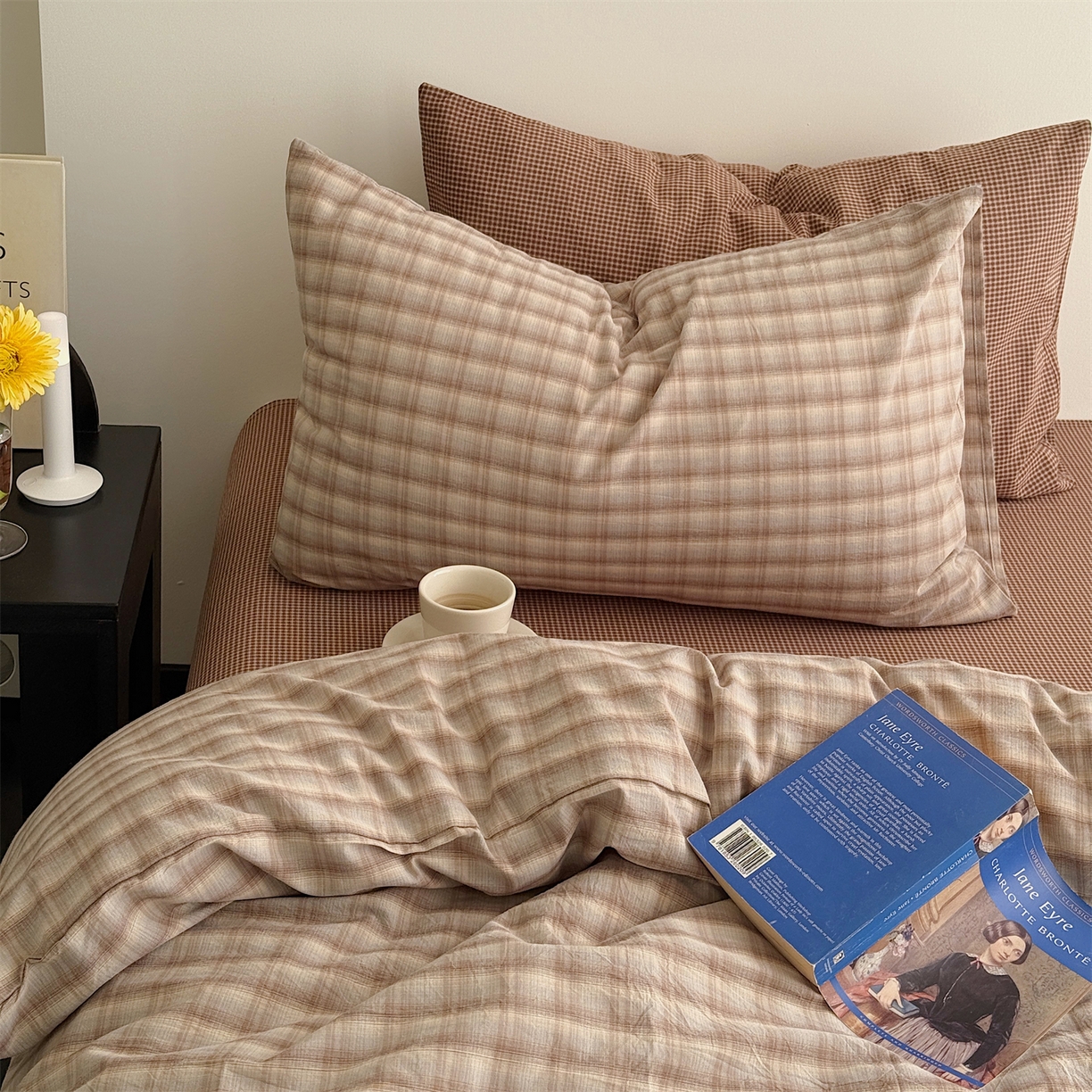 91家纺网 家纺一手货源 找家纺 三朵家纺 2026新款复古简约格子混搭全棉纯棉色织水洗棉四件套 咖格