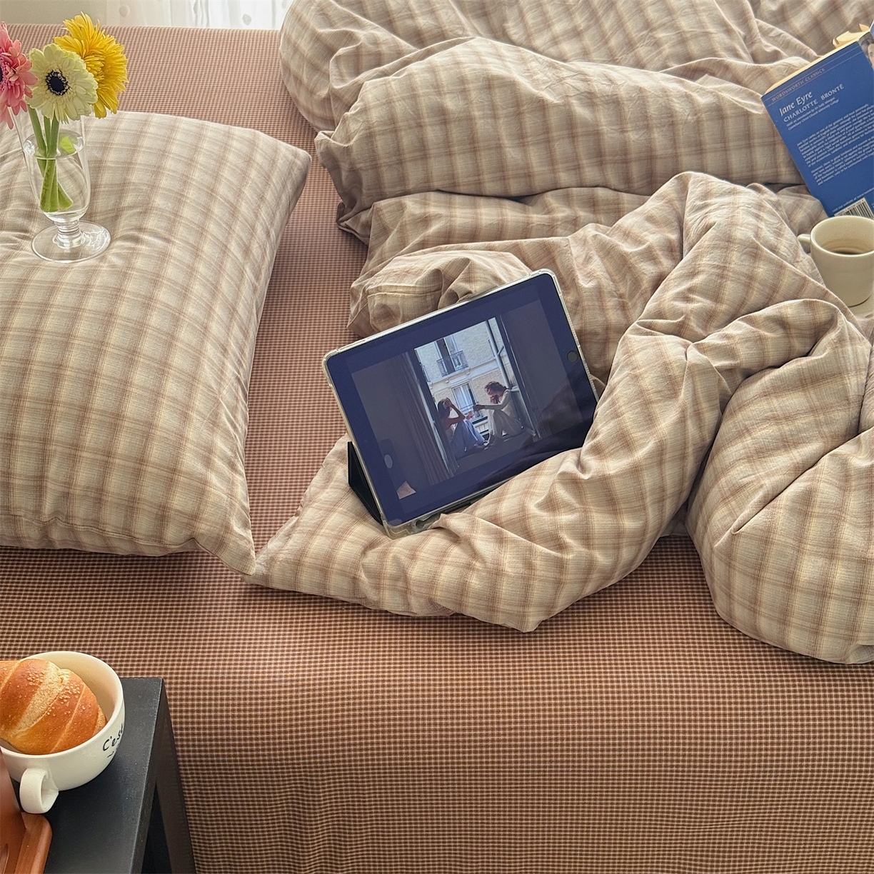 91家纺网 家纺一手货源 找家纺 三朵家纺 2026新款复古简约格子混搭全棉纯棉色织水洗棉四件套 咖格