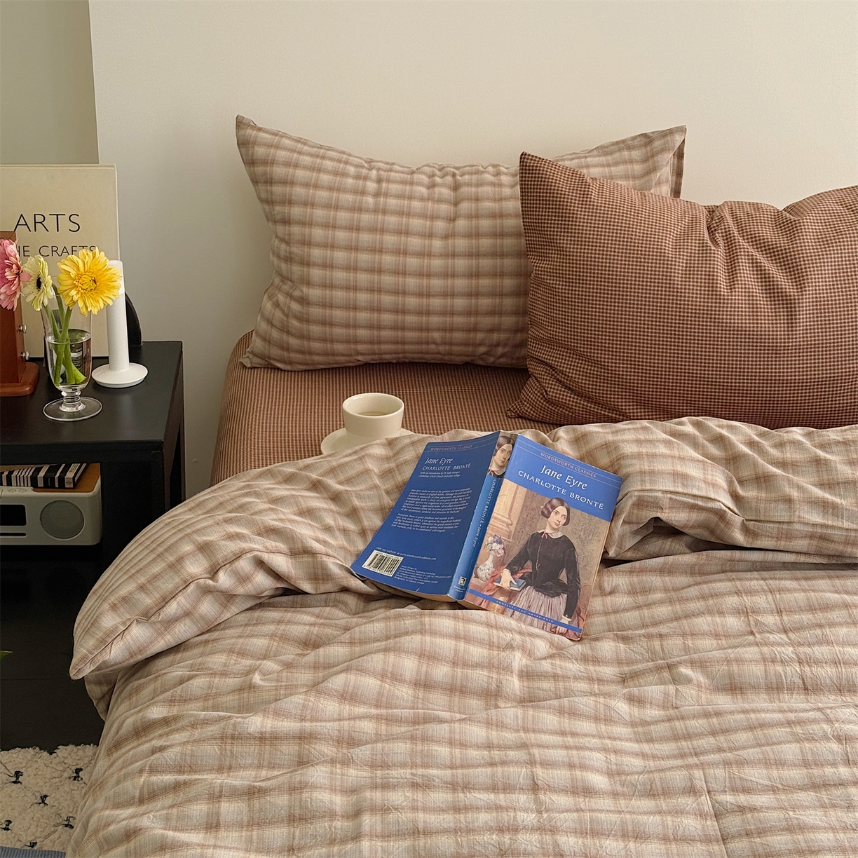 91家纺网 家纺一手货源 找家纺 三朵家纺 2026新款复古简约格子混搭全棉纯棉色织水洗棉四件套 咖格