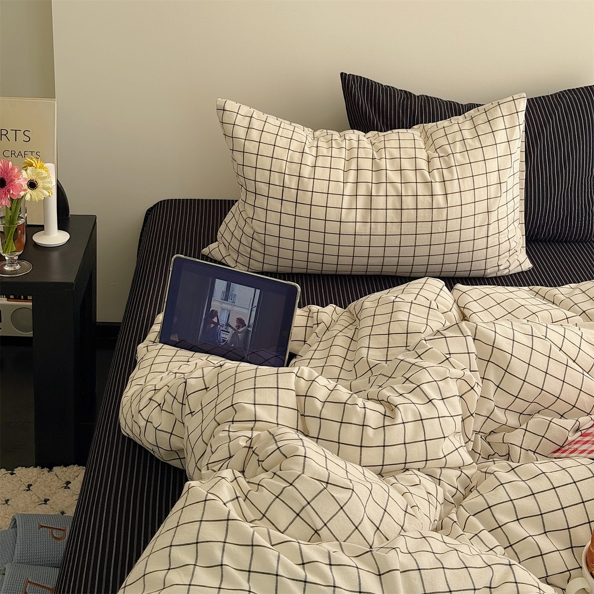 91家纺网 家纺一手货源 找家纺 三朵家纺 2026新款复古简约格子混搭全棉纯棉色织水洗棉四件套 黑白格