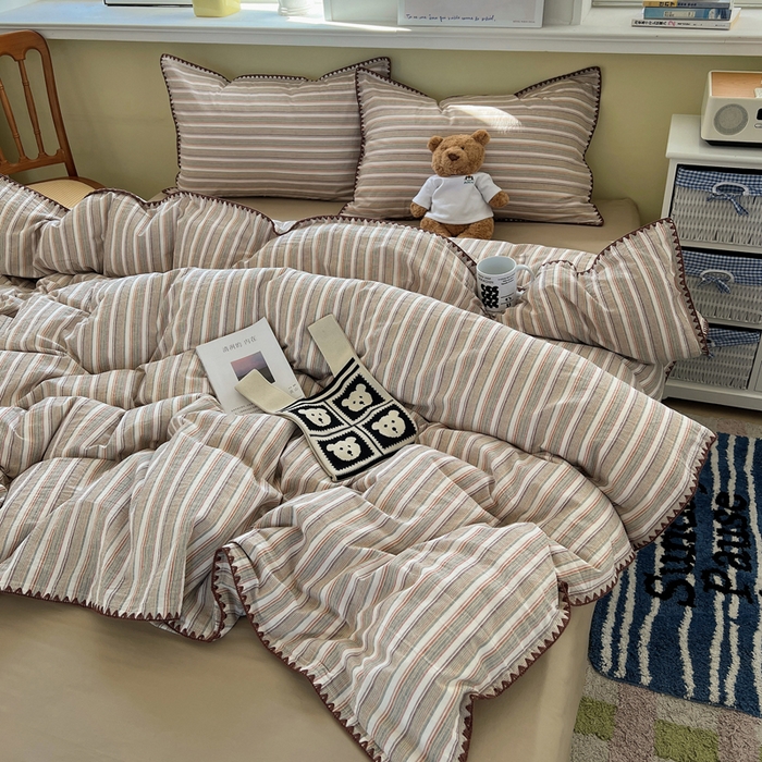 91家纺网 家纺一手货源 找家纺 XIWEN-希文家纺 2026新款40支全棉色织水洗棉贝壳边四件套 复古条