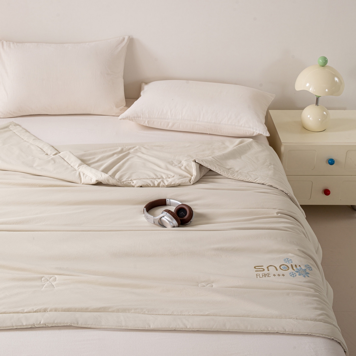 91家纺网 家纺一手货源 找家纺 心悦家纺 2026新款简约有氧凉感冰丝夏被夏凉被空调被 梦幻奶茶色