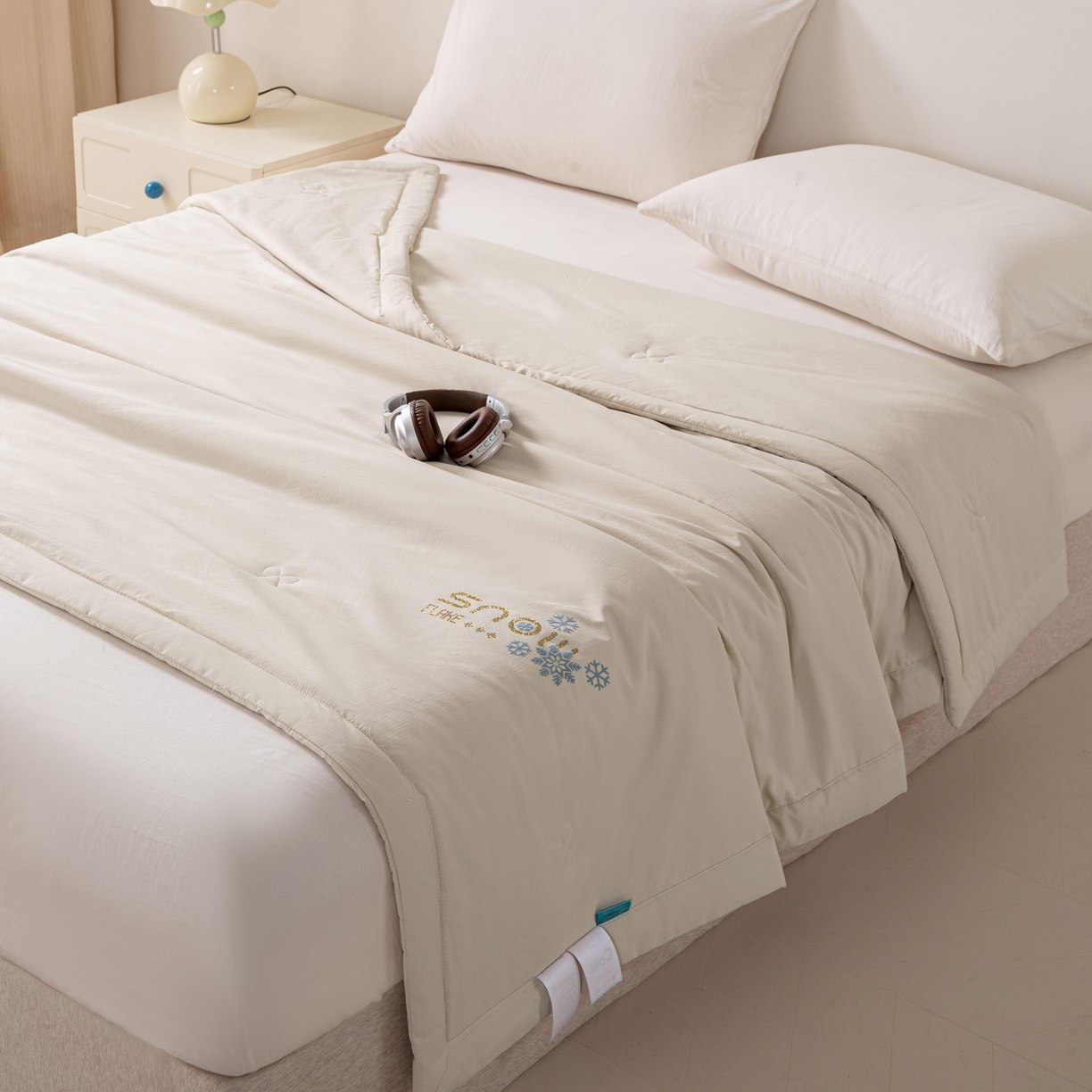 91家纺网 家纺一手货源 找家纺 心悦家纺 2026新款简约有氧凉感冰丝夏被夏凉被空调被 梦幻奶茶色