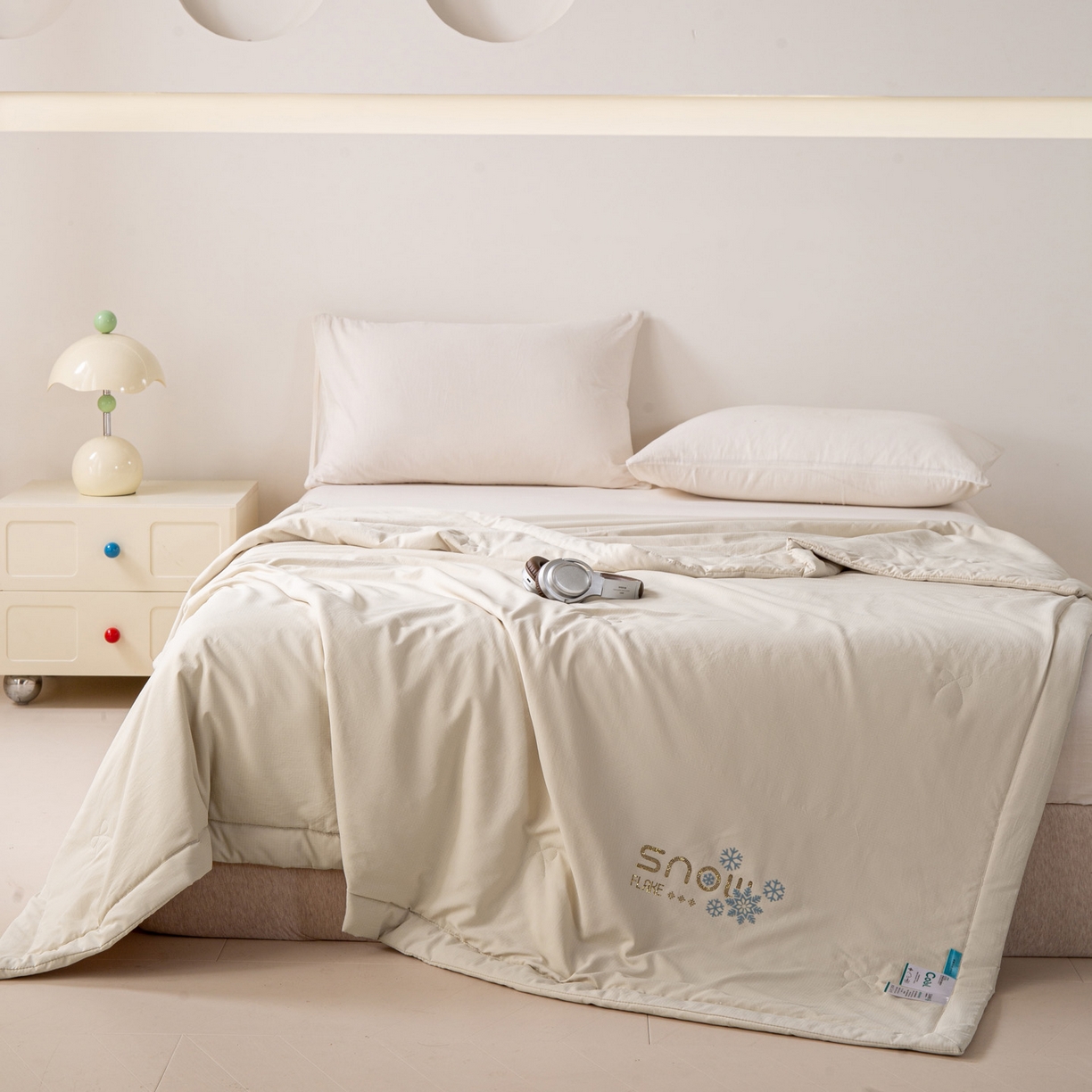 91家纺网 家纺一手货源 找家纺 心悦家纺 2026新款简约有氧凉感冰丝夏被夏凉被空调被 梦幻奶茶色