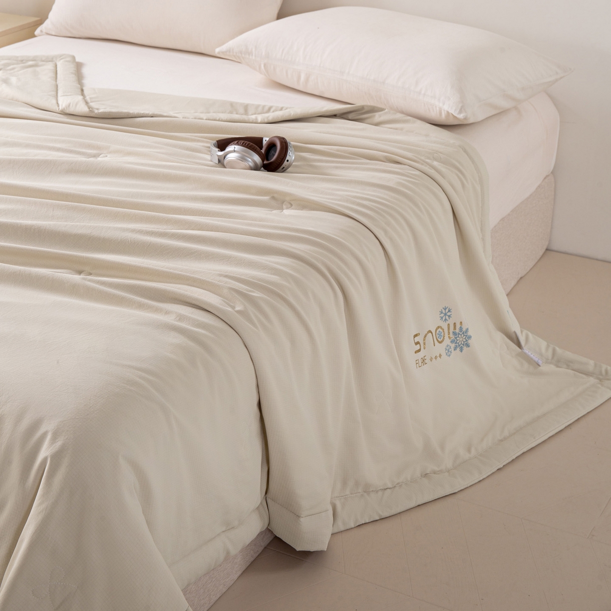 91家纺网 家纺一手货源 找家纺 心悦家纺 2026新款简约有氧凉感冰丝夏被夏凉被空调被 梦幻奶茶色