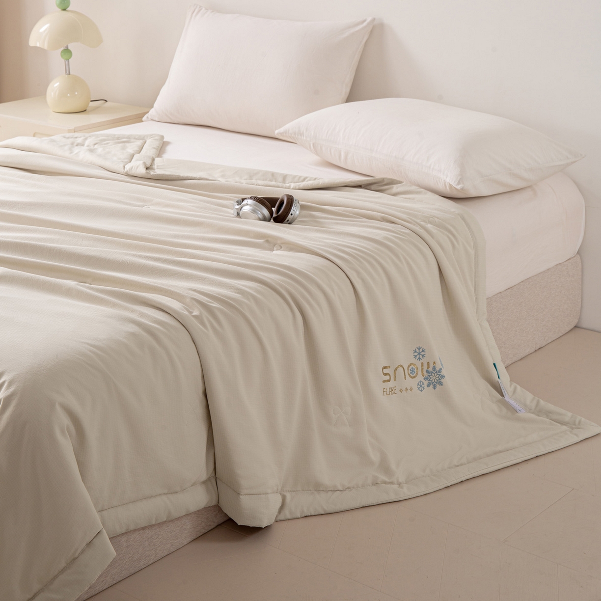 91家纺网 家纺一手货源 找家纺 心悦家纺 2026新款简约有氧凉感冰丝夏被夏凉被空调被 梦幻奶茶色