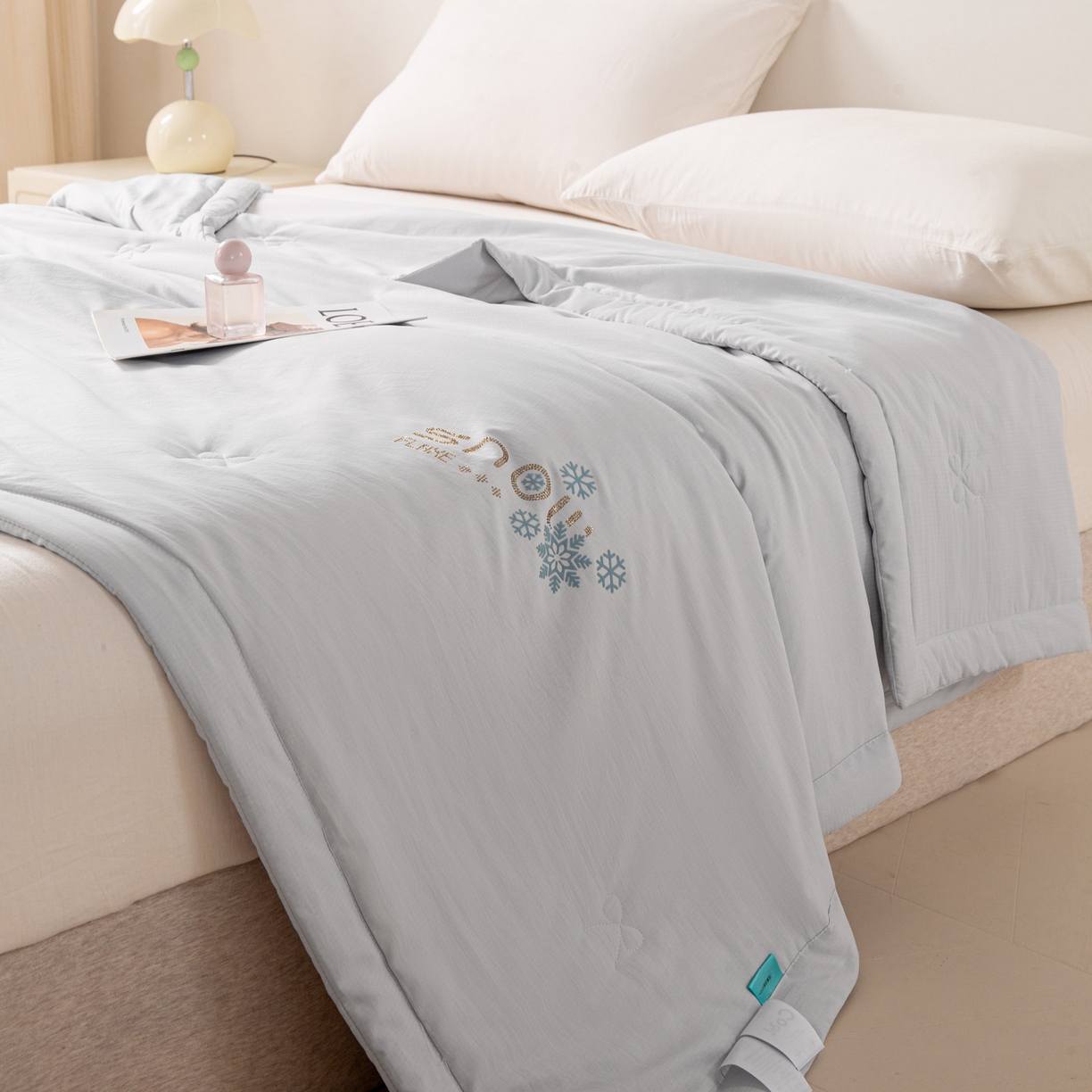 91家纺网 家纺一手货源 找家纺 心悦家纺 2026新款简约有氧凉感冰丝夏被夏凉被空调被 雾霾灰