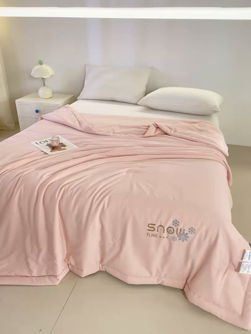 91家纺网 家纺一手货源 找家纺 心悦家纺 2026新款简约有氧凉感冰丝夏被夏凉被空调被 蜜桃粉