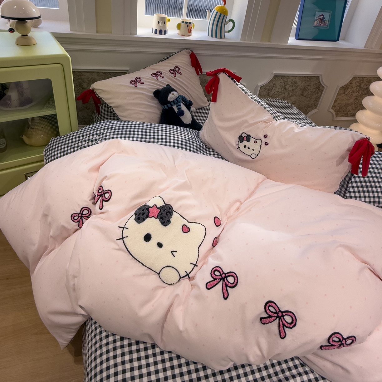 91家纺网 家纺一手货源 找家纺 盼季家纺 2026新款毛巾绣四件套蝴蝶结系列 蝴蝶结毛巾绣-丝带排排瞄